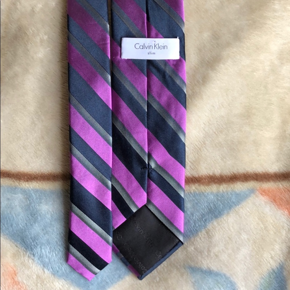 Brilliant Calvin Klein tie